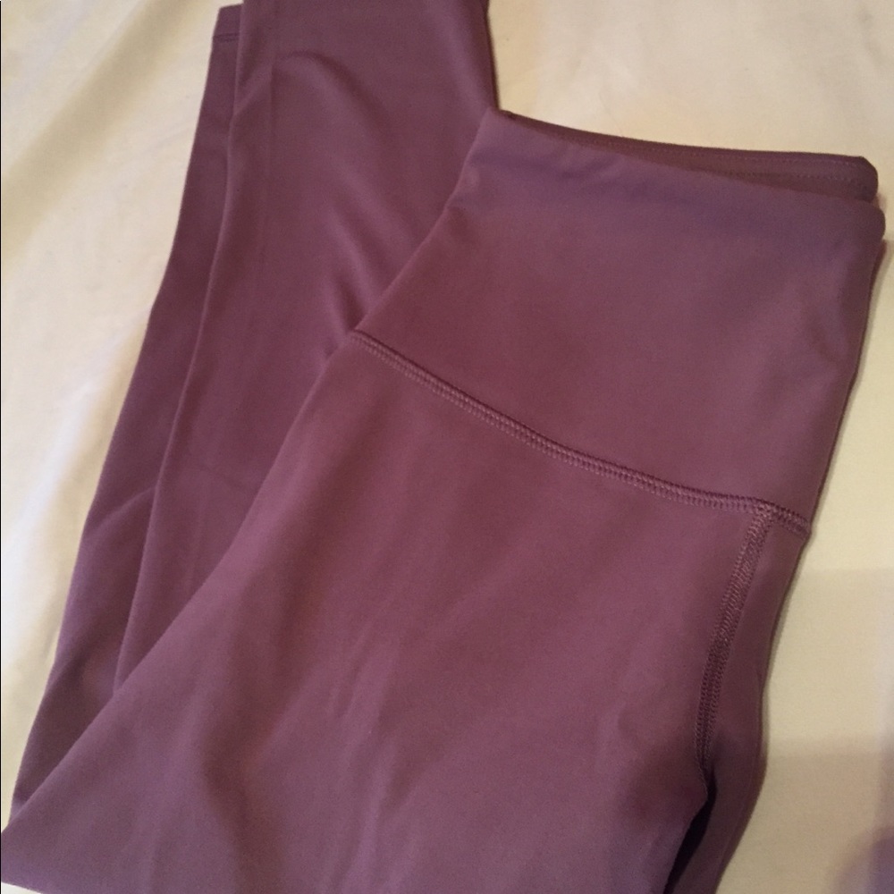 YogaLicious Purple crop leggings!